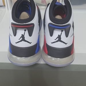Jordans Mars 270 New